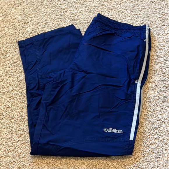 <adidas> men’s sweatpants - Picture 4 of 5